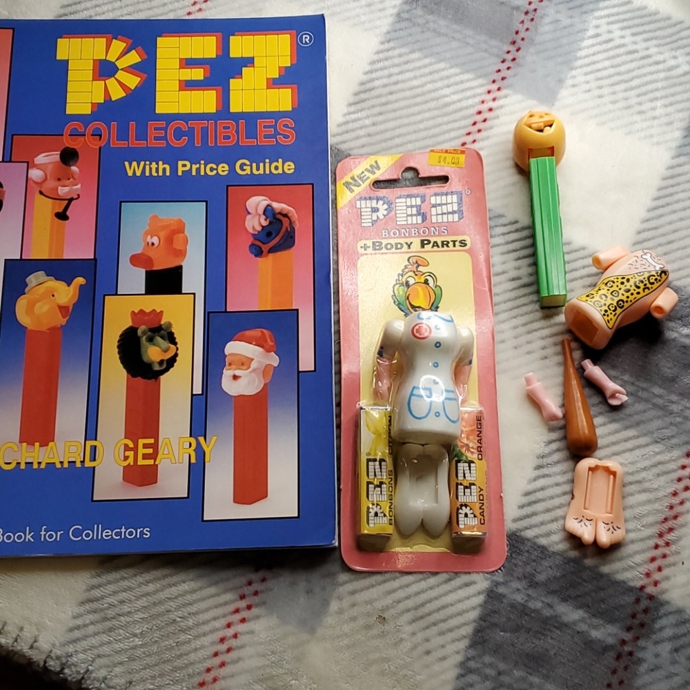 Rare Vintage Pez Halloween w/o feet, body parts